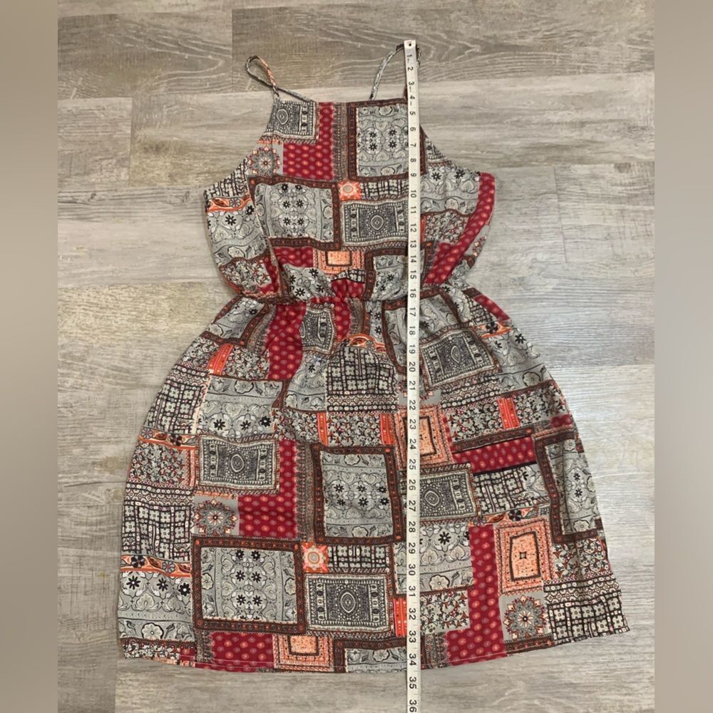 NWT Everly Multi print crisscross back dress with pockets - Picture 10 of 13